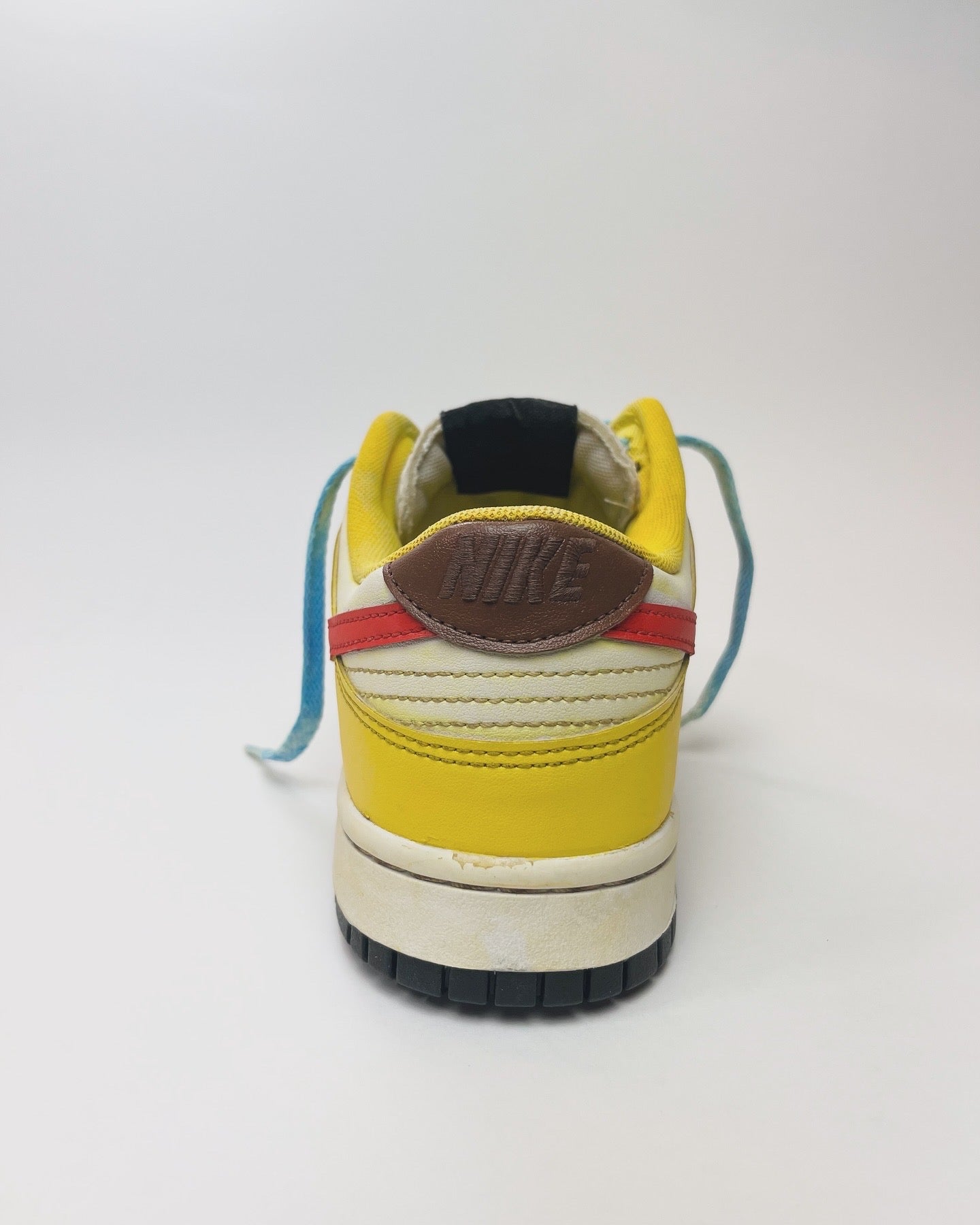 "PIKACHU" NIKE DUNK